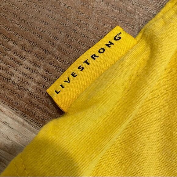 Vintage Nike Livestrong Women’s Fitted Tee Yellow Size XS - Picture 7 of 9